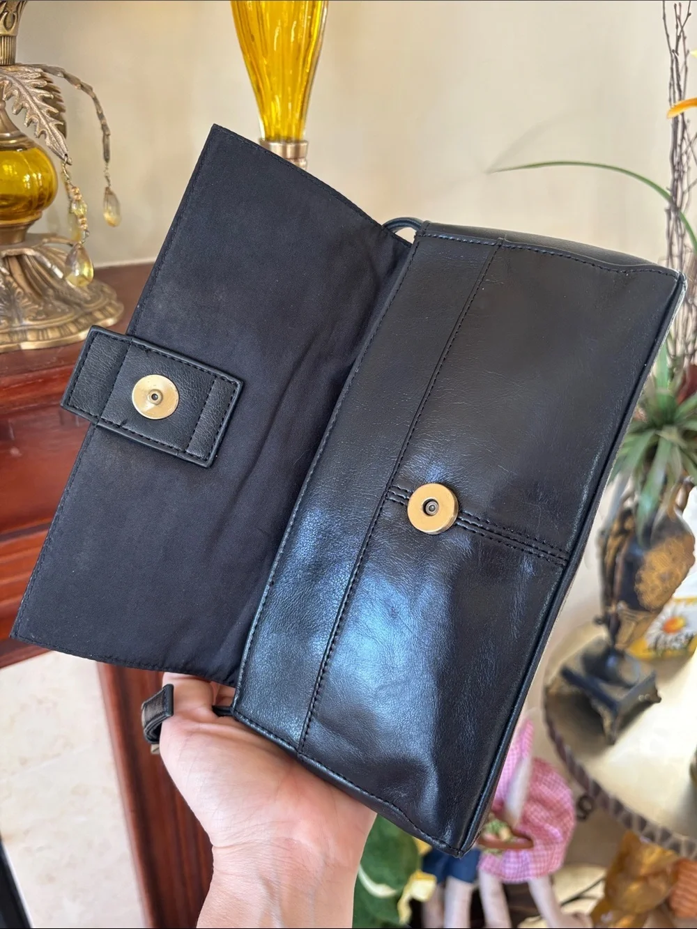 Vintage Genuine Leather Classic Small Smooth Black Flap Snap Close Shoulder Bag